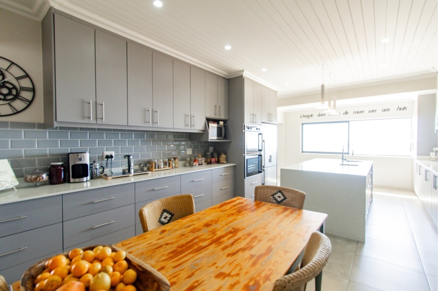 5 Bedroom Property for Sale in Da Gama Bay Western Cape
